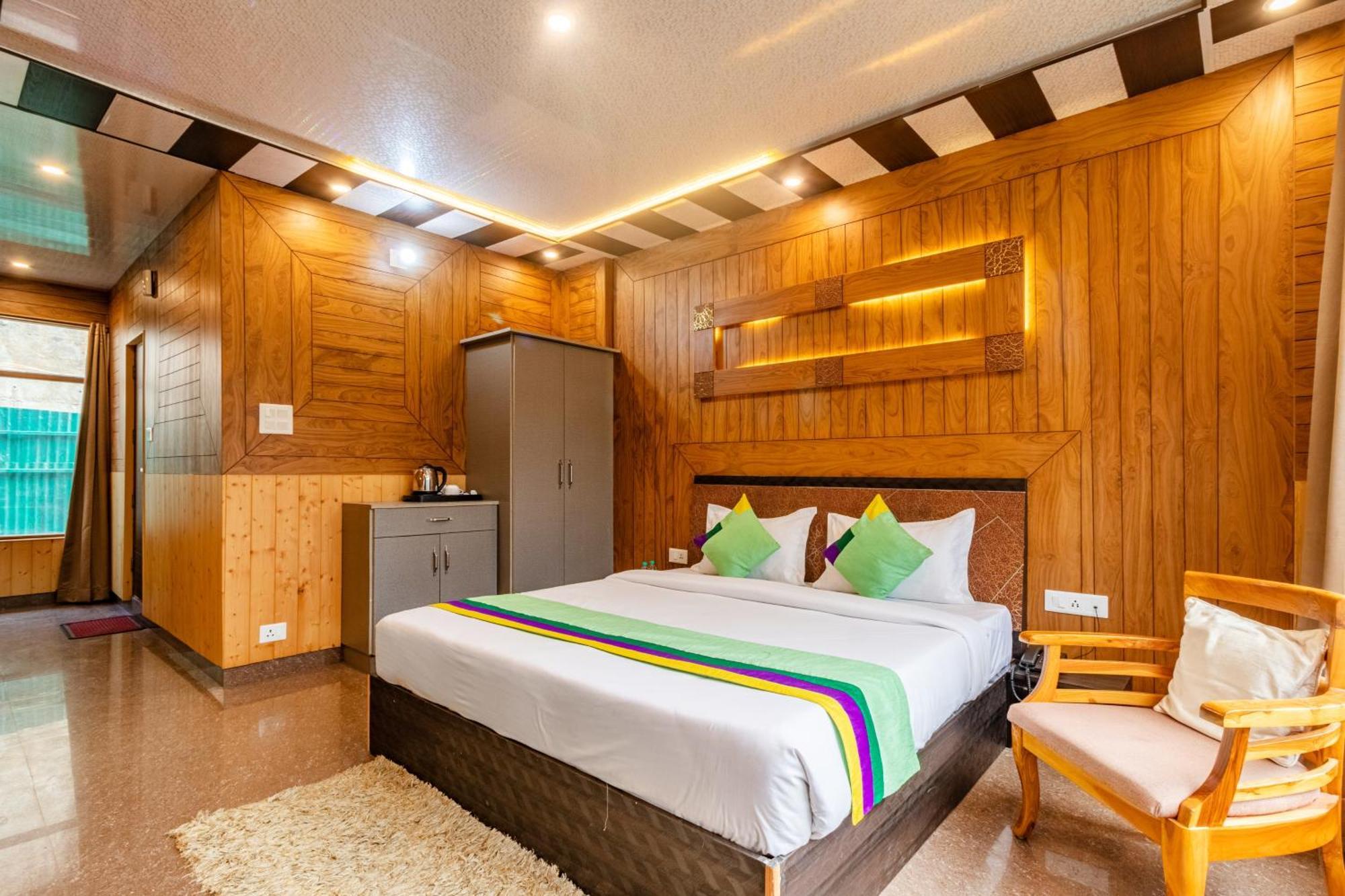Treebo Srishti Vaikunth With Mountain View Hotell Shimla Eksteriør bilde