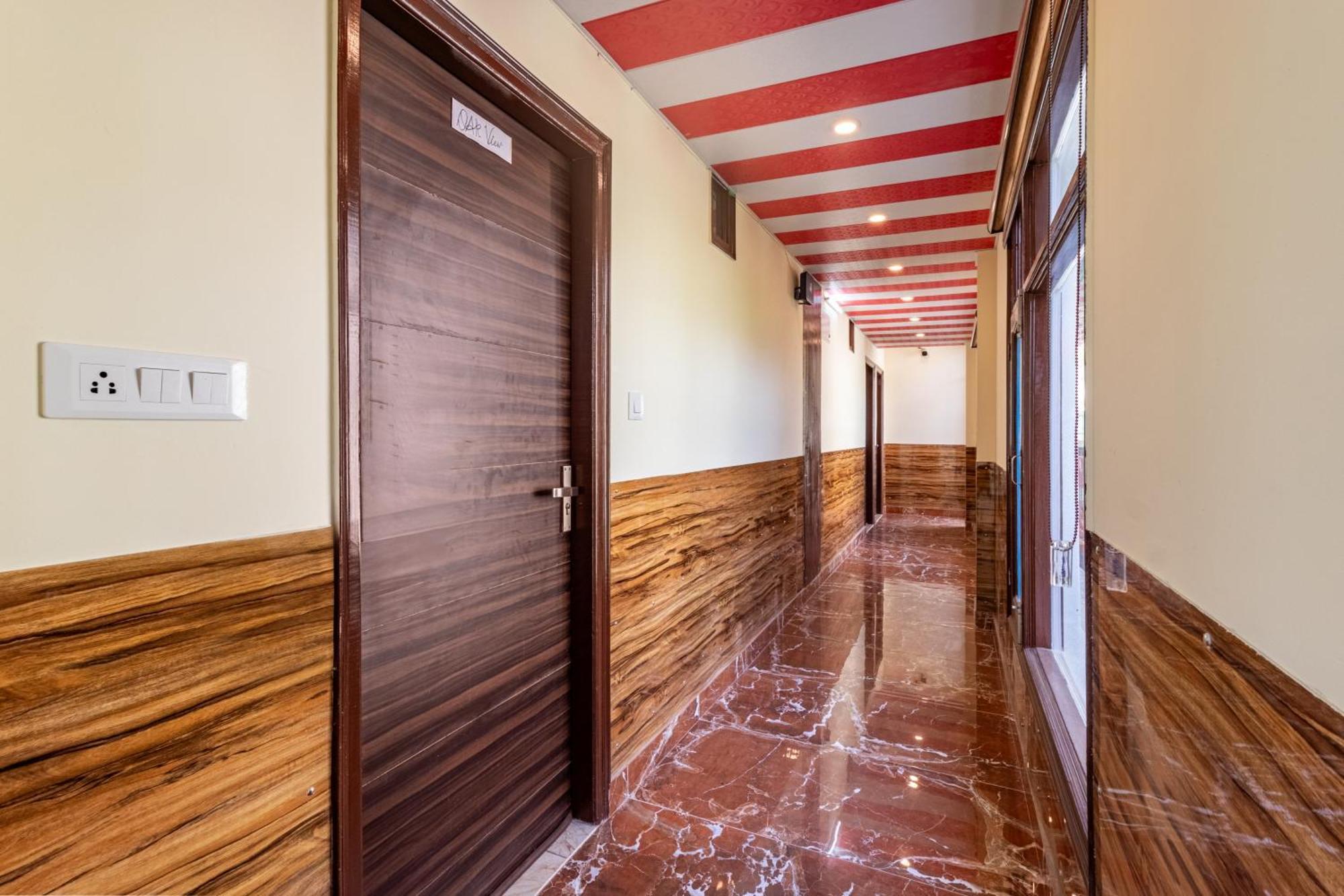 Treebo Srishti Vaikunth With Mountain View Hotell Shimla Eksteriør bilde
